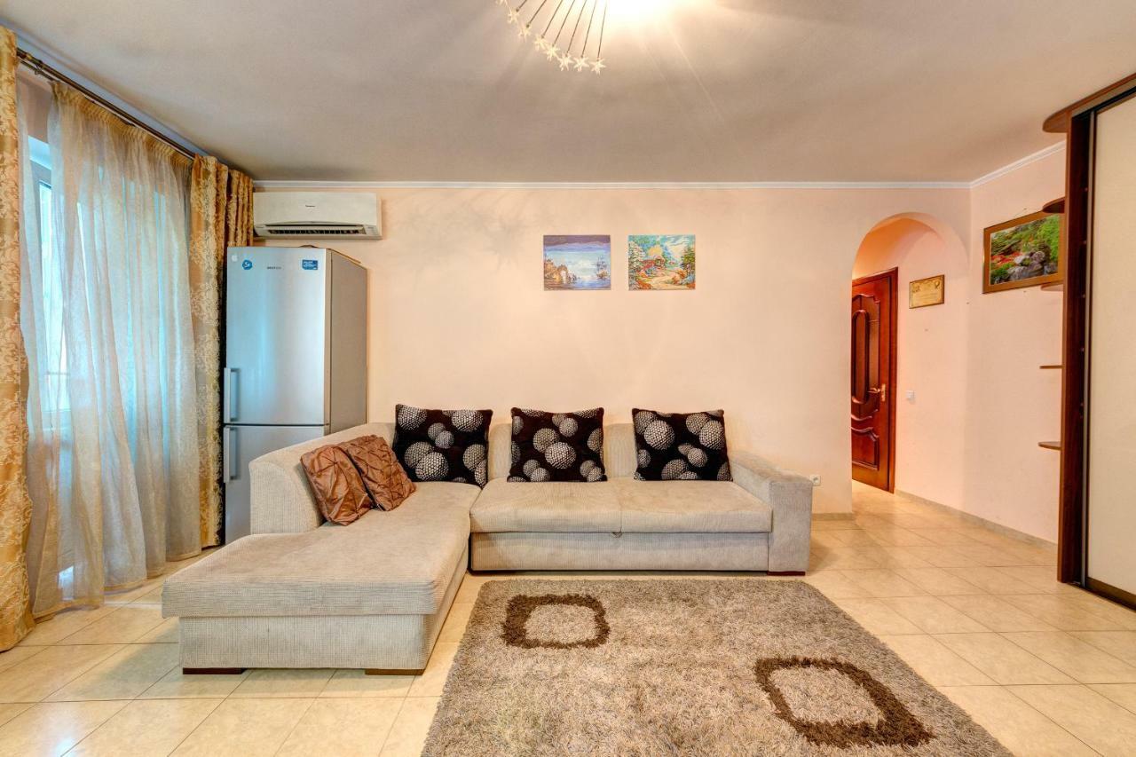 Apartments Near The Nsc Olympic Київ Екстер'єр фото